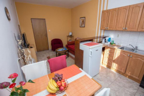 Ruhiges Appartement Mit Terrasse In Strandnähe